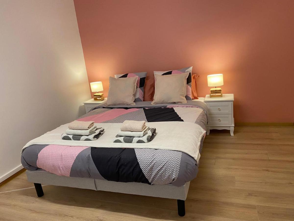 Grand F4 De 71M2 Pour 6 Personnes En Plein Centre Ville Arpajon Exterior foto