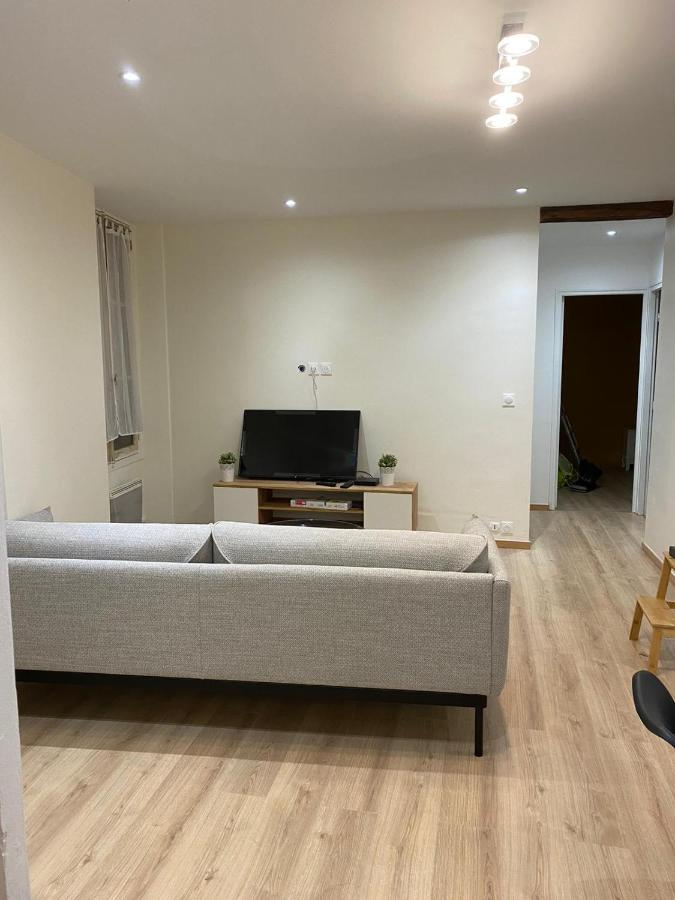 Grand F4 De 71M2 Pour 6 Personnes En Plein Centre Ville Arpajon Exterior foto